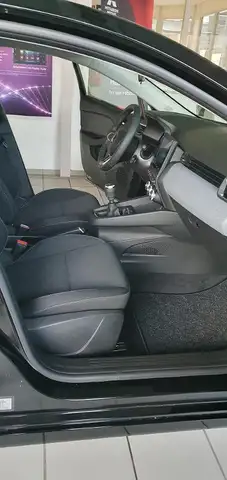 Mitsubishi Colt view 7