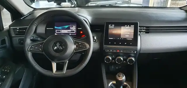 Mitsubishi Colt view 14