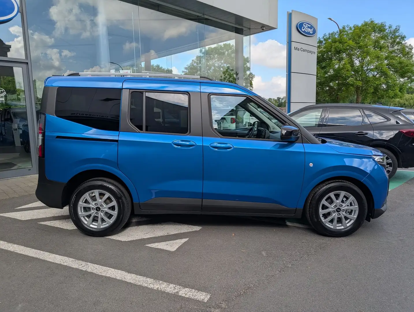 Ford Tourneo Courier Titanium 1.0i Ecoboost 125pk A7 automaat Bleu - 2