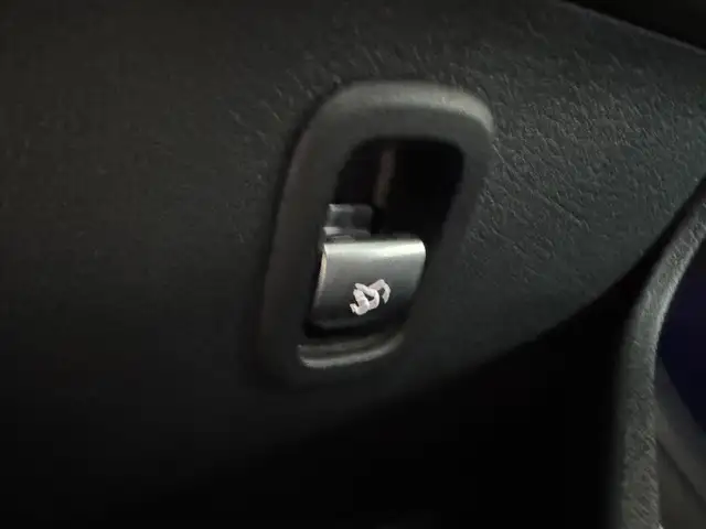 Mercedes-Benz C-Class view 13