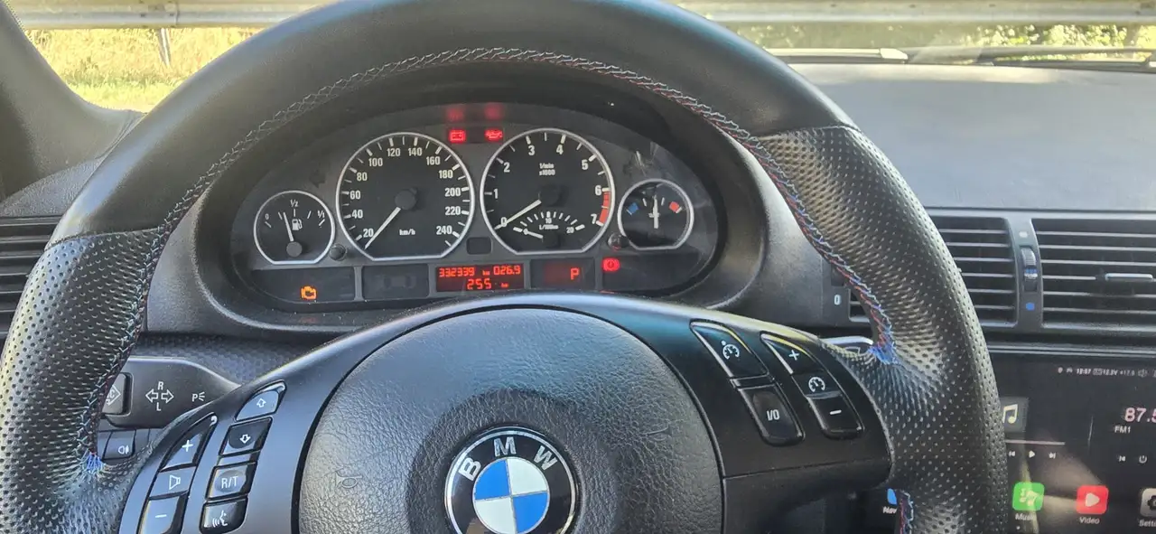 BMW 330i, foto 8