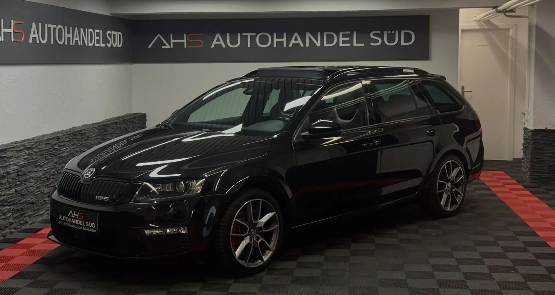 Skoda Octavia RS*PANORAMA*LEDER*NAVI*XENON* Schwarz - 1