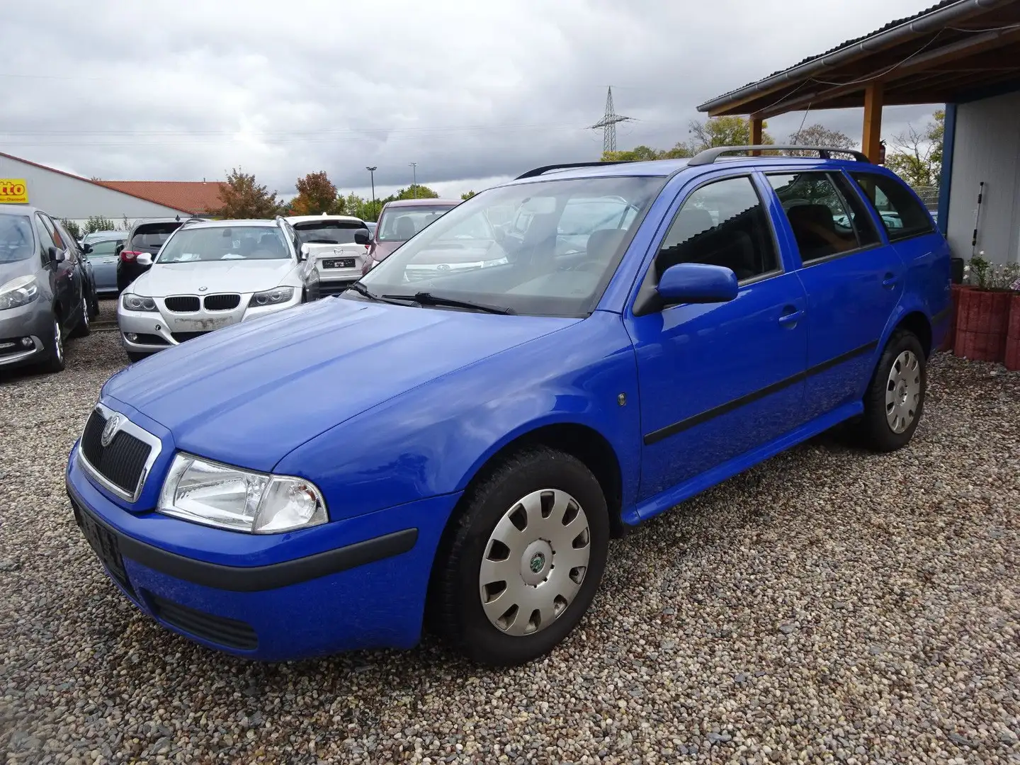 Skoda Octavia Combi 1.6 Tour Blau - 1