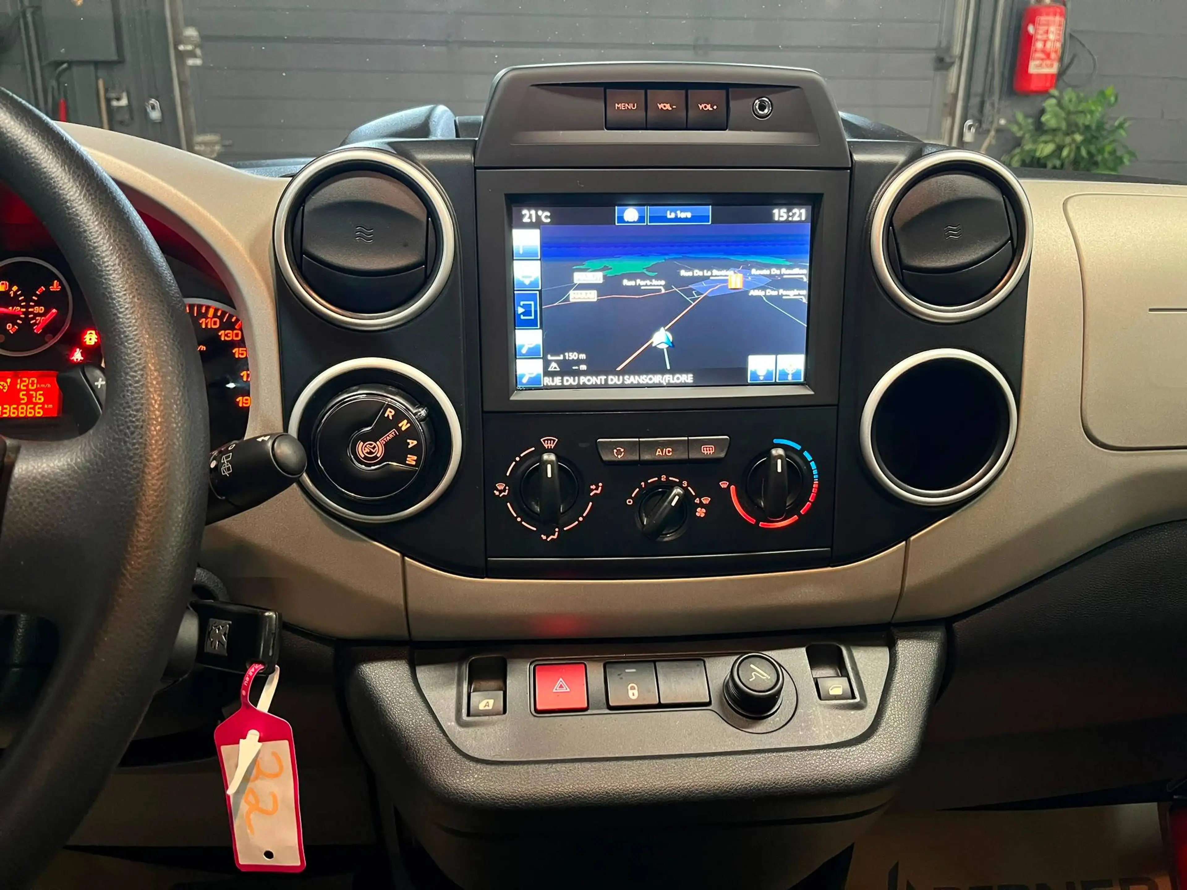 Peugeot Partner PEUGEOT PARTNER **BOITE AUTO** VERSION STYLE** 12 MOIS DE GARANTIE — photo 13