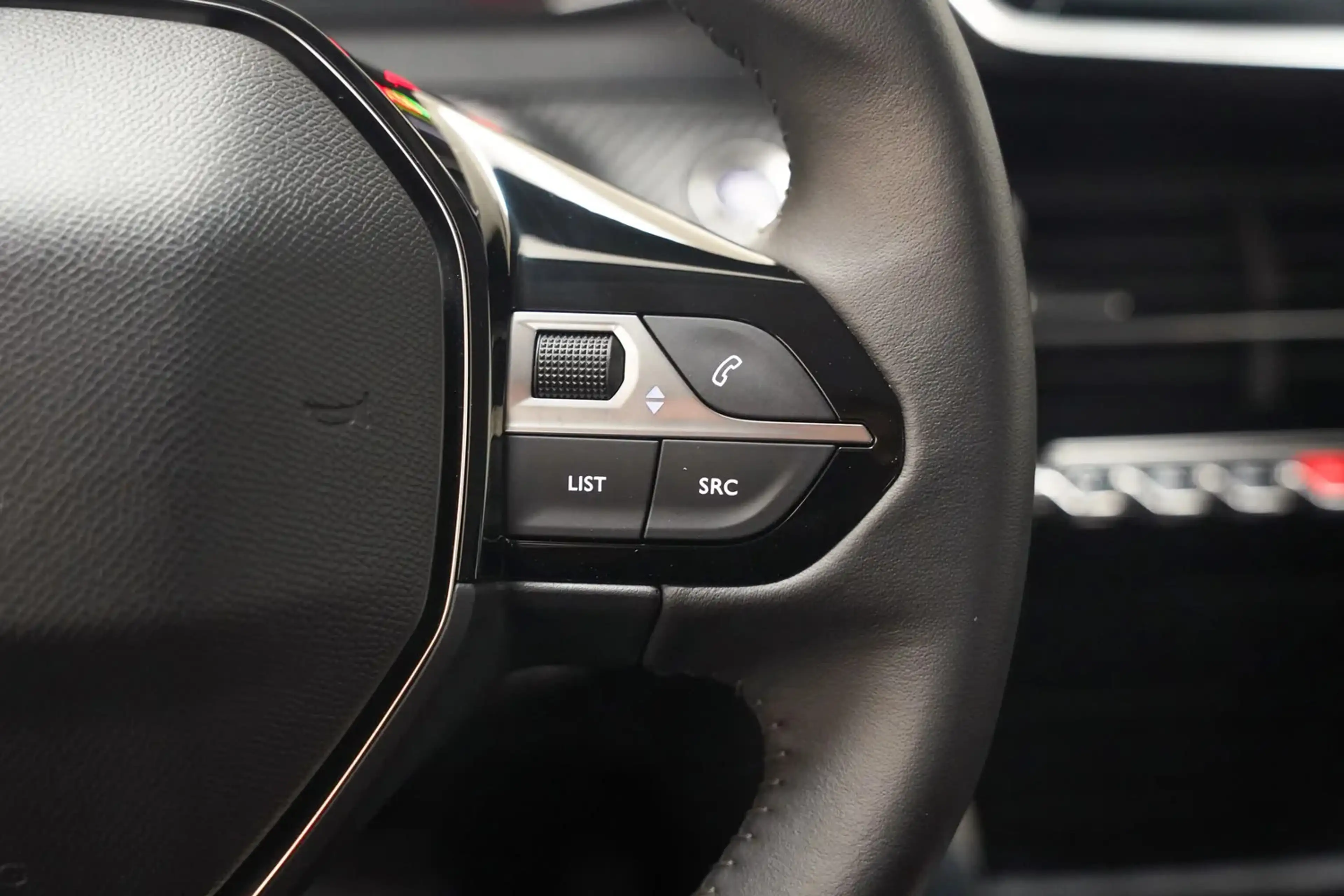 Peugeot e-208 50 kWh Active 3-Fase [ Apple/Android PDC Clima ] — photo 14
