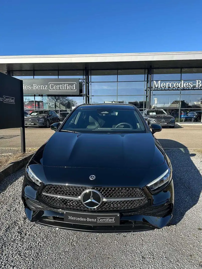 Mercedes-Benz A 200 d AMG Line Fekete - 2