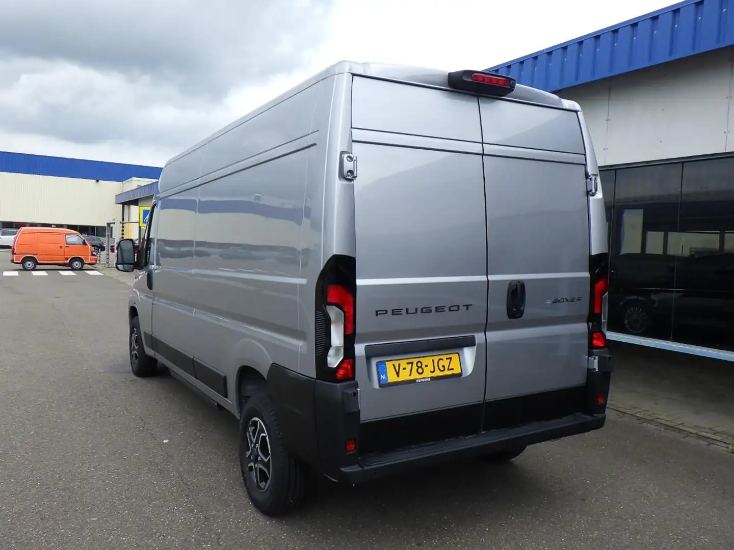 Peugeot Boxer e-Boxer 3.5t L3H2 Zwaar 110 kWh DEMO VOORDEEL €18. Grau - 2