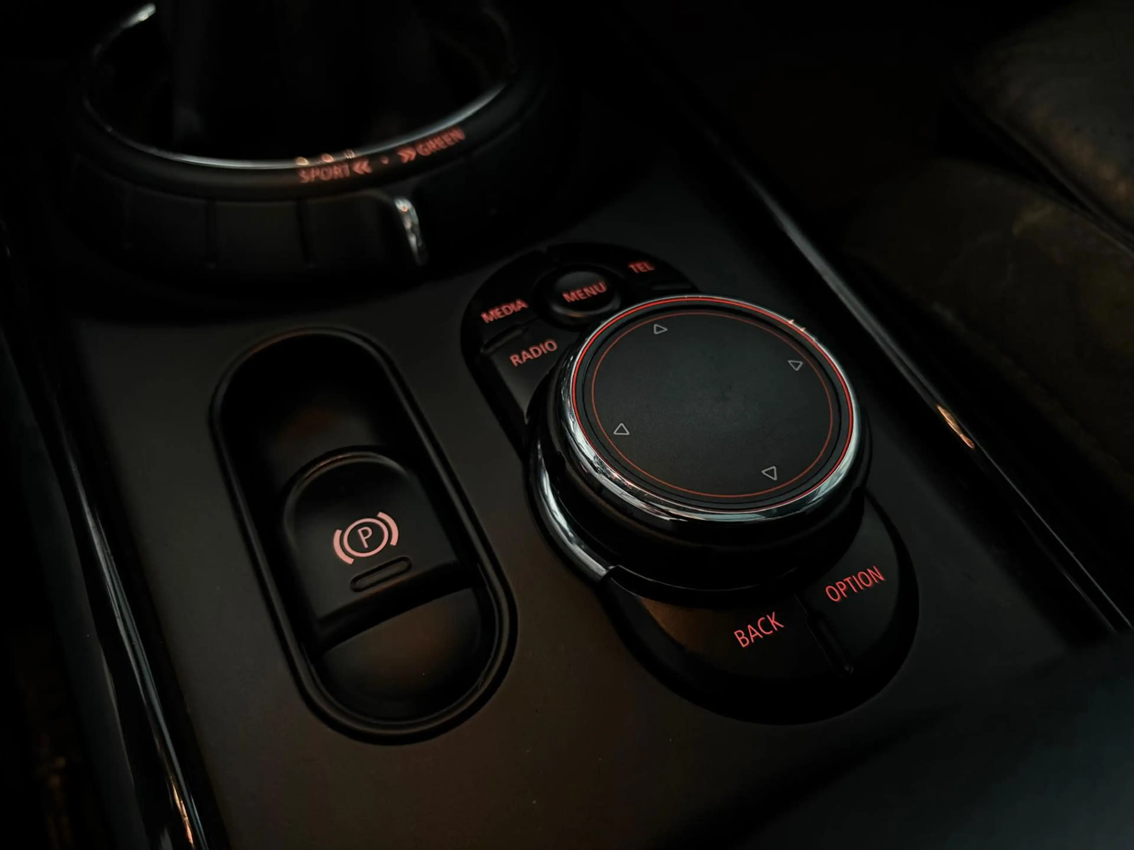 MINI Cooper SD Clubman 2.0 Chili Serious Business | Trekhaak | Stoelverwa — photo 22