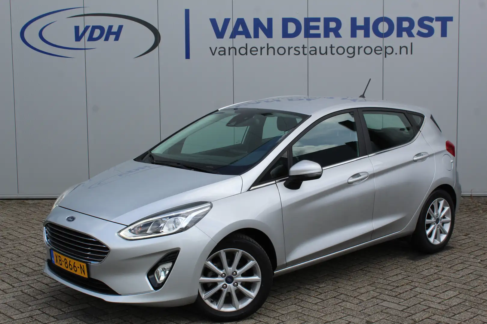 Ford Fiesta 1.0-100pk EcoBoost Titanium 5drs. Uiterst nette, l Zilver - 1