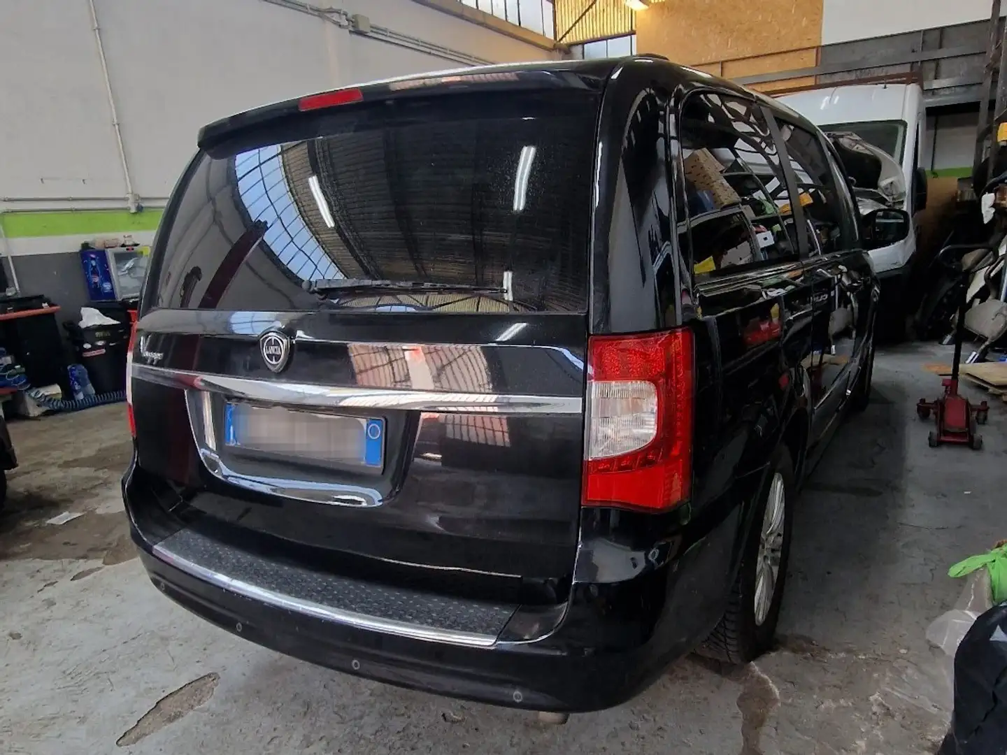 Lancia Voyager 2.8L Gold 163cv auto - 2