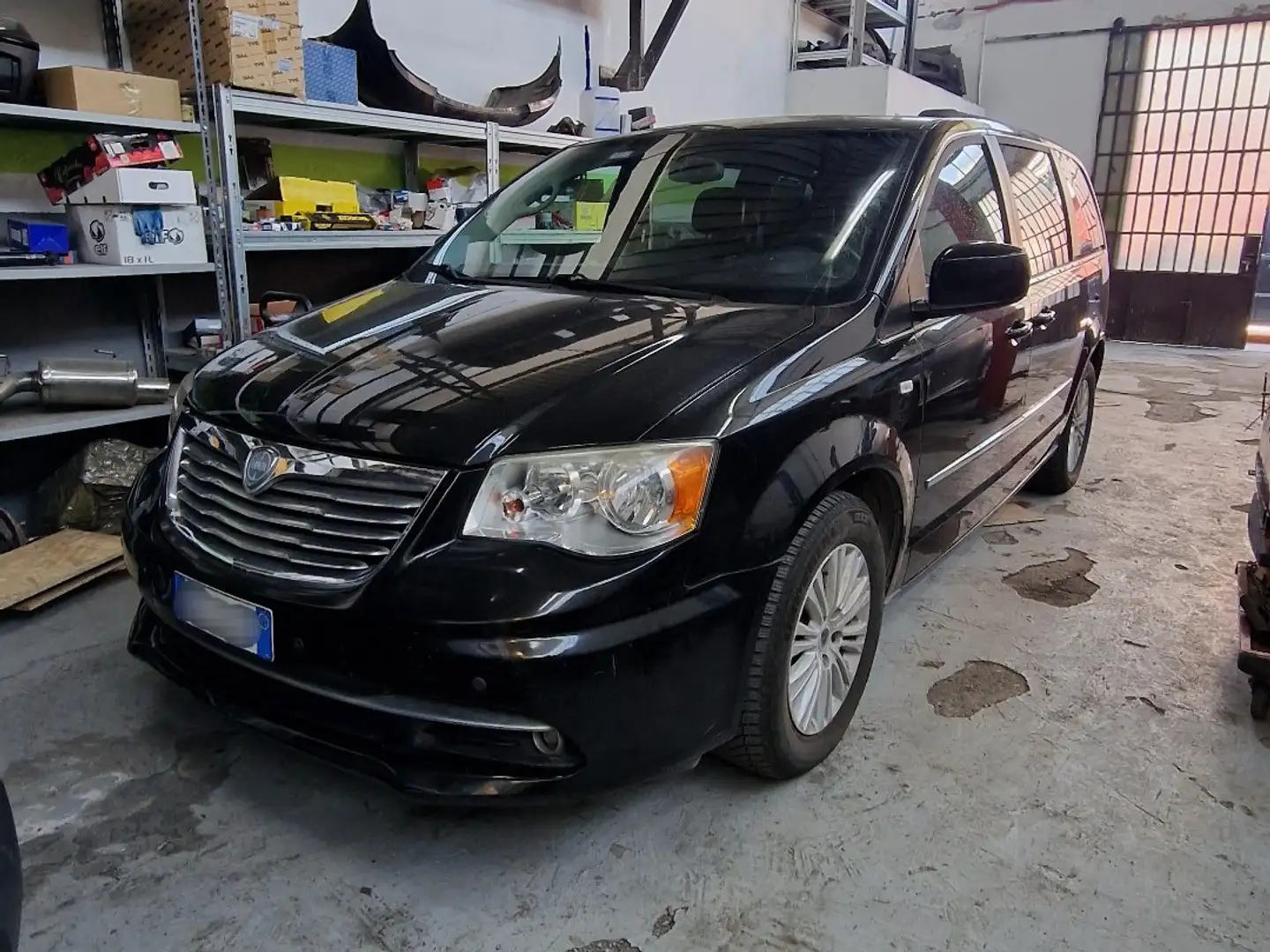 Lancia Voyager 2.8L Gold 163cv auto - 1