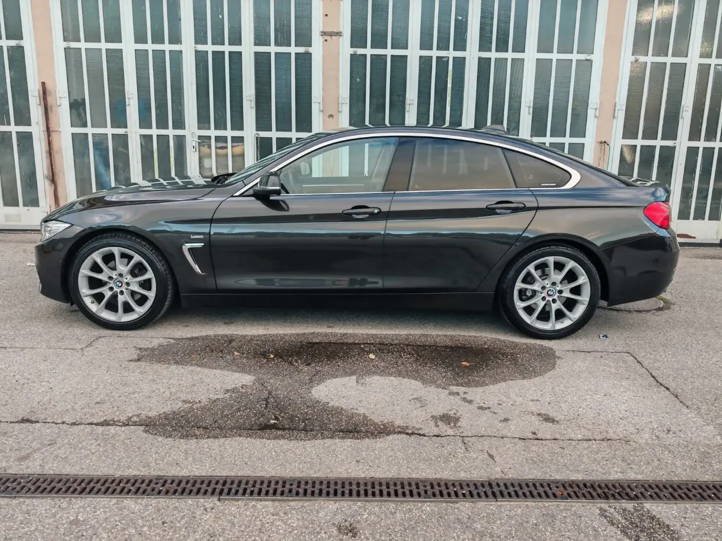 BMW 420 420 i Luxury Line Aut. Grau - 2