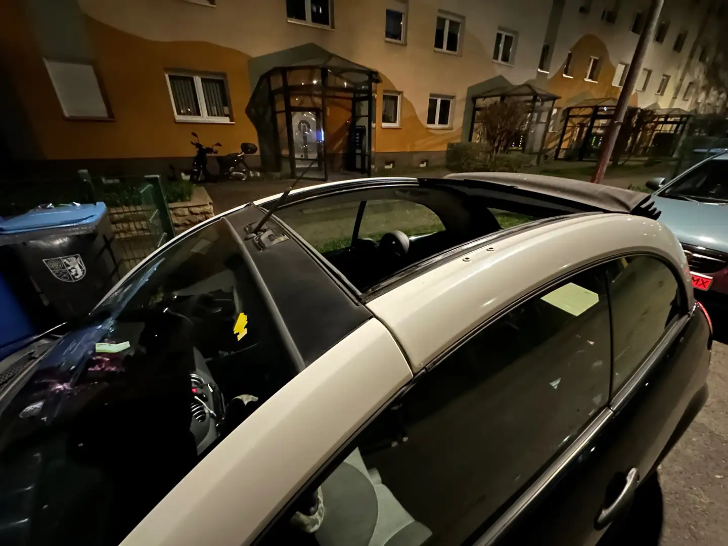 Citroen C3 Pluriel 1.4 Style Schwarz - 2