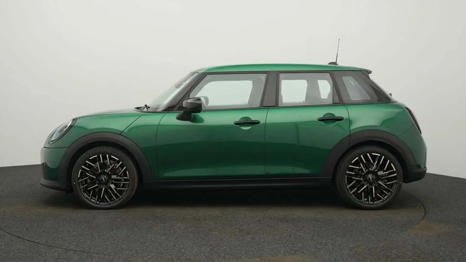 MINI Cooper C Favoured Trim Зелёный - 2