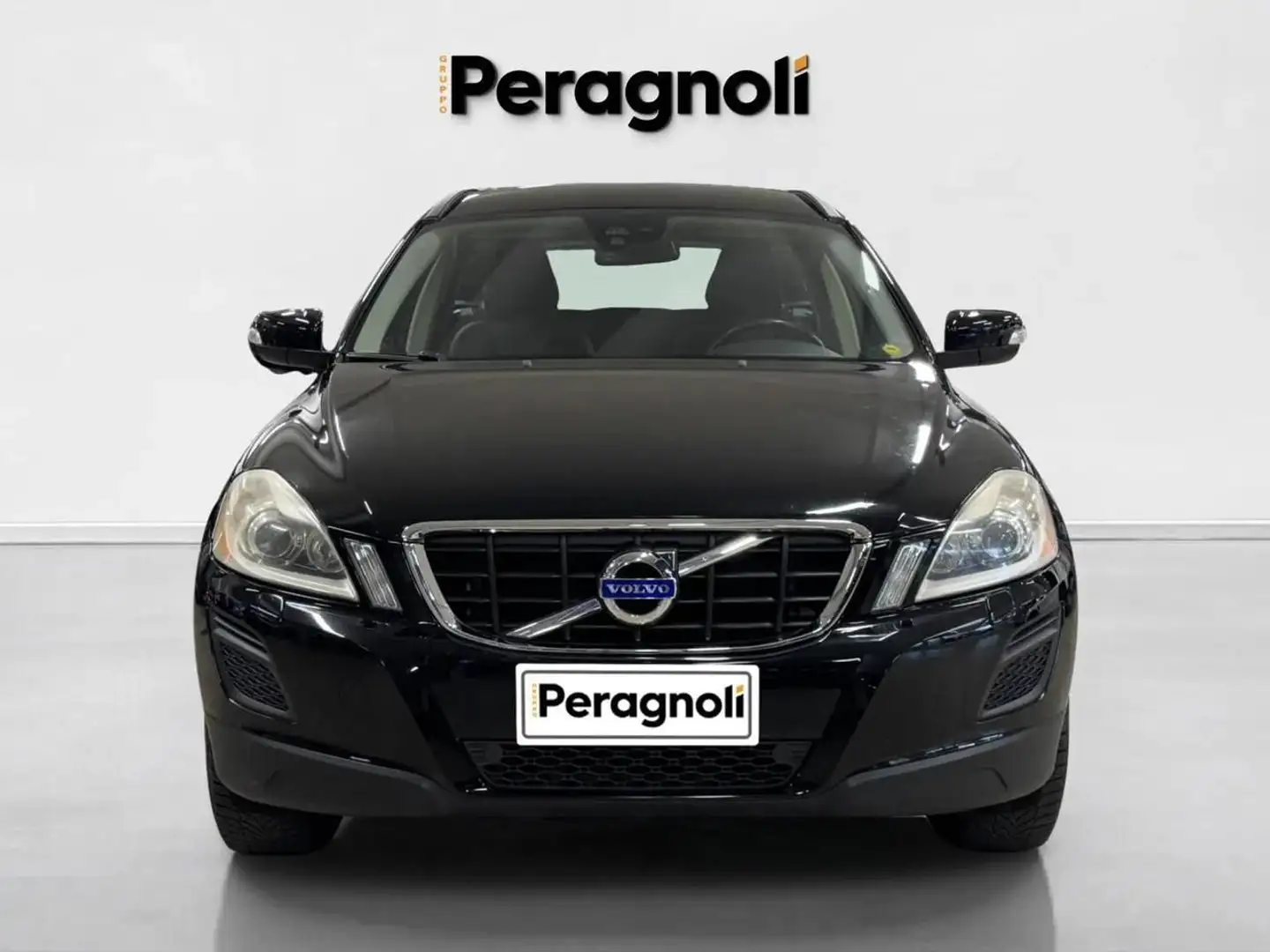 Volvo XC60 D4 Geartronic Momentum Schwarz - 2