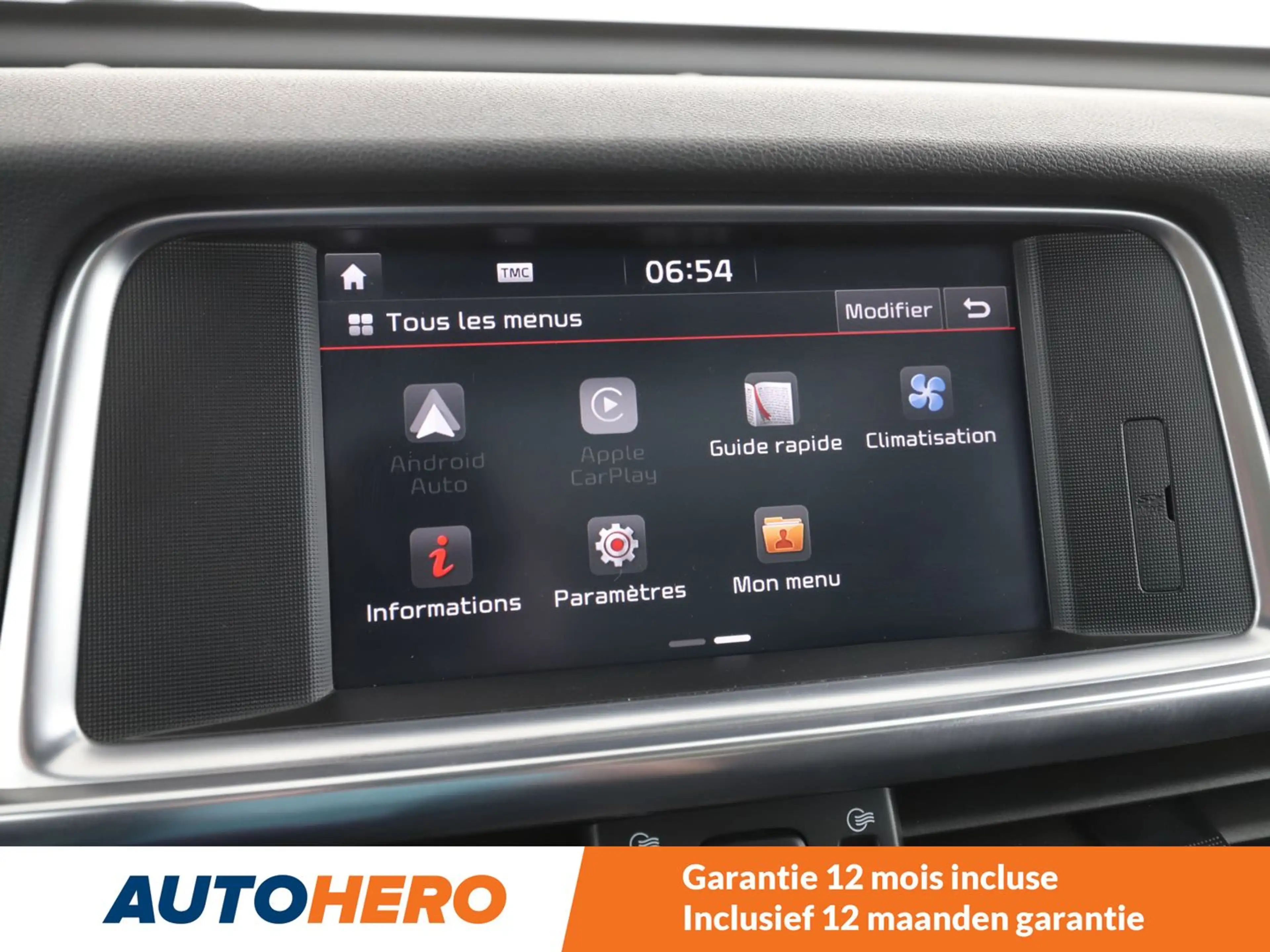 Kia Optima 2.0 Hybrid Spirit — photo 11