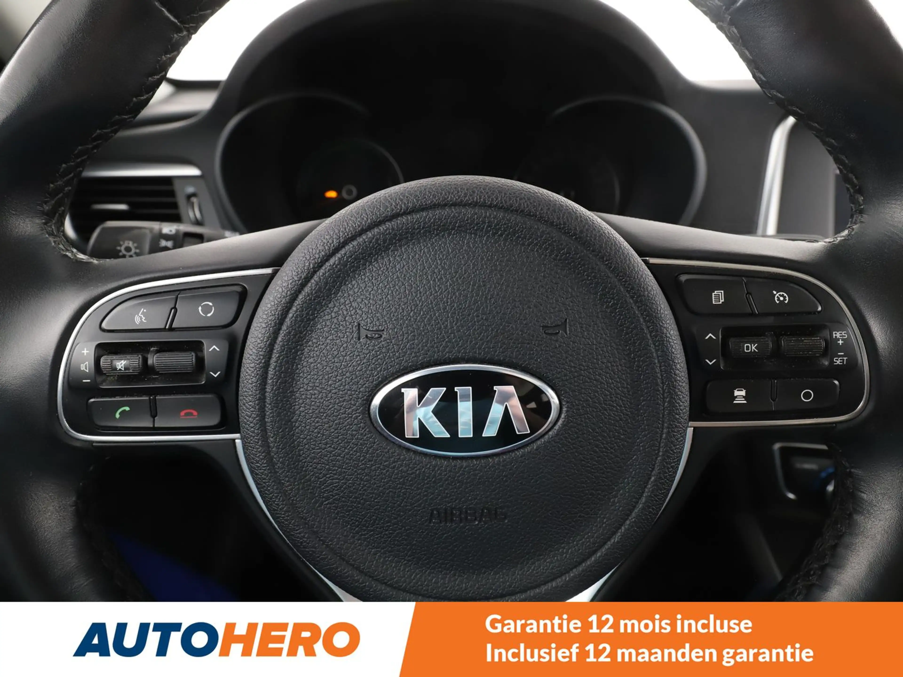 Kia Optima 2.0 Hybrid Spirit — photo 9