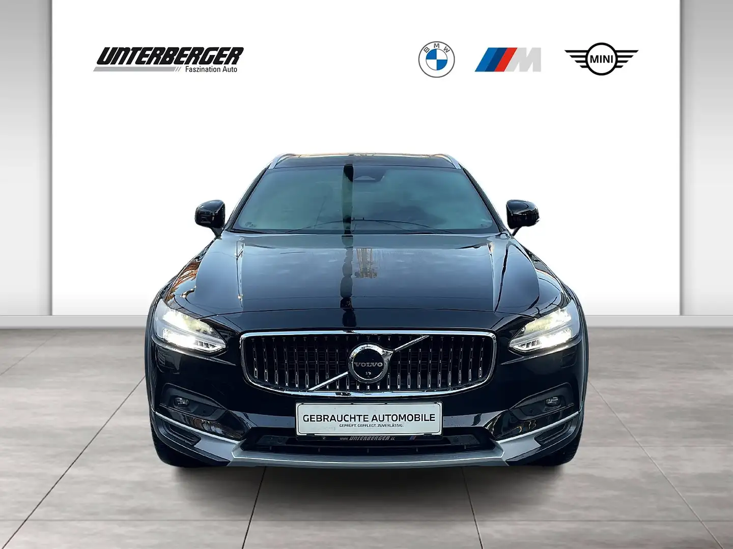 Volvo V90 Cross Country Ultimate B5 // AWD // Geartronic Schwarz - 2