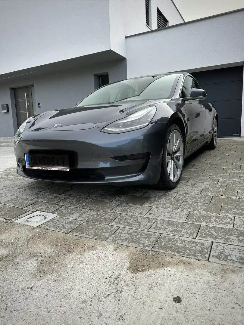 Tesla Model 3 Standard Reichweite Plus Hinterradantrieb - 2