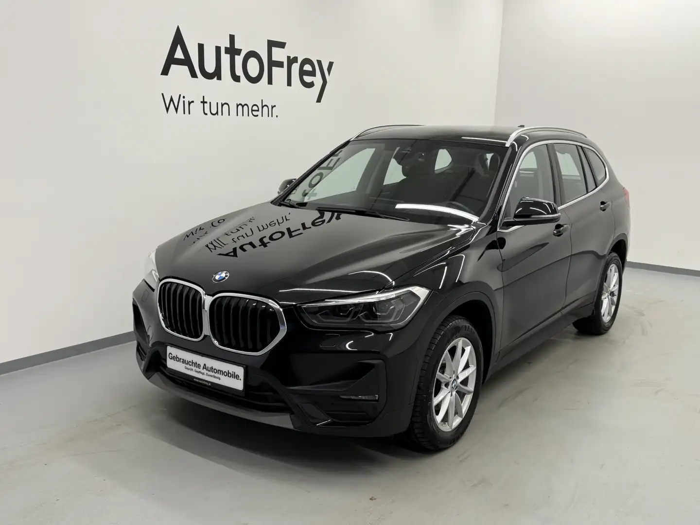 BMW X1 sDrive16d Schwarz - 1
