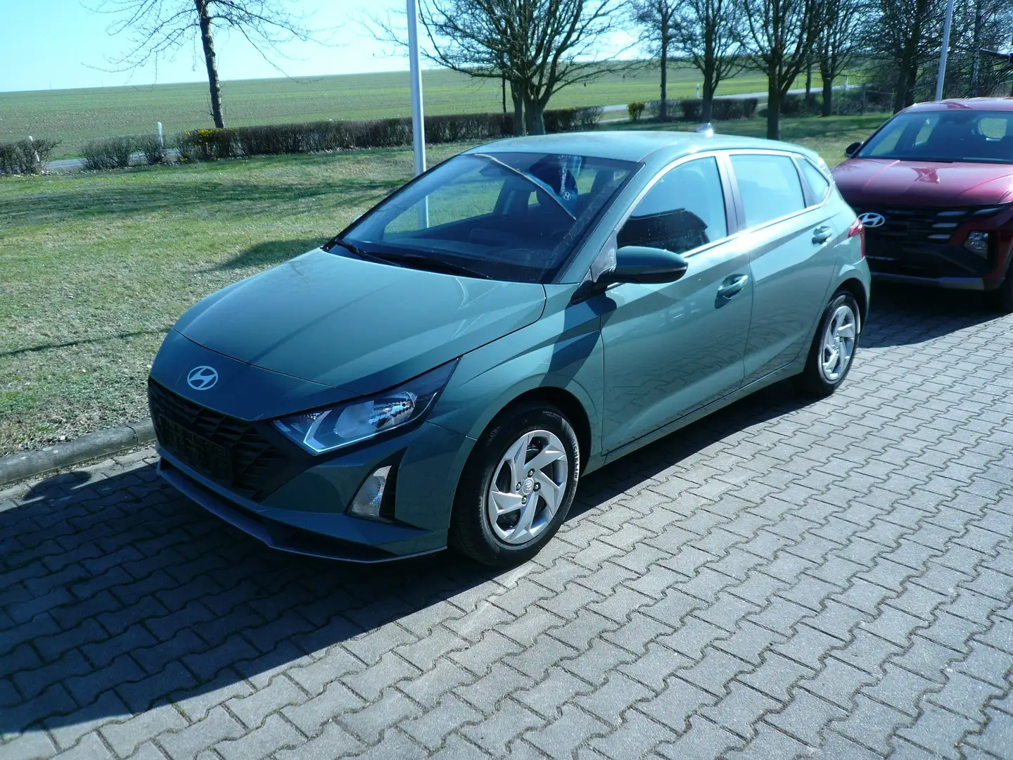 Hyundai i20 1.2 Select Klima / Navigationssystem / Tempomat Grün - 1