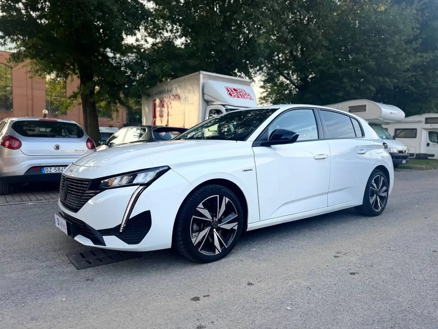 Peugeot 308 1.6 hybrid phev Allure Pack 180cv e-eat8 Blanc - 1