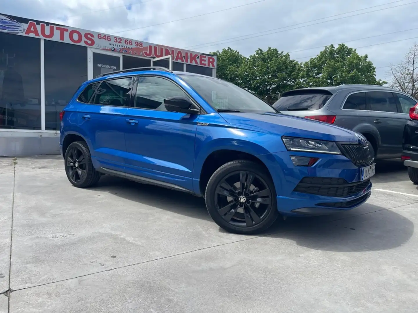 Skoda Karoq 1.5 TSI Sportline ACT DSG Blau - 2