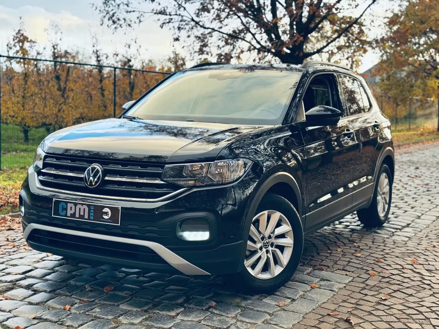 Volkswagen T-Cross 1.0 TSI * AUTOMAAT * CAMERA * APPLE CARPLAY * LANE Zwart - 1