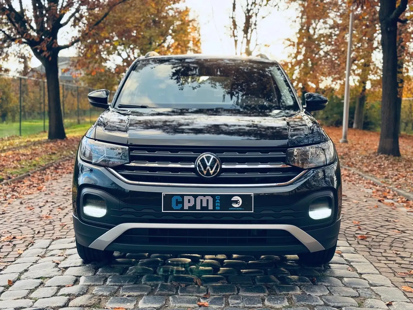 Volkswagen T-Cross 1.0 TSI * AUTOMAAT * CAMERA * APPLE CARPLAY * LANE Zwart - 2