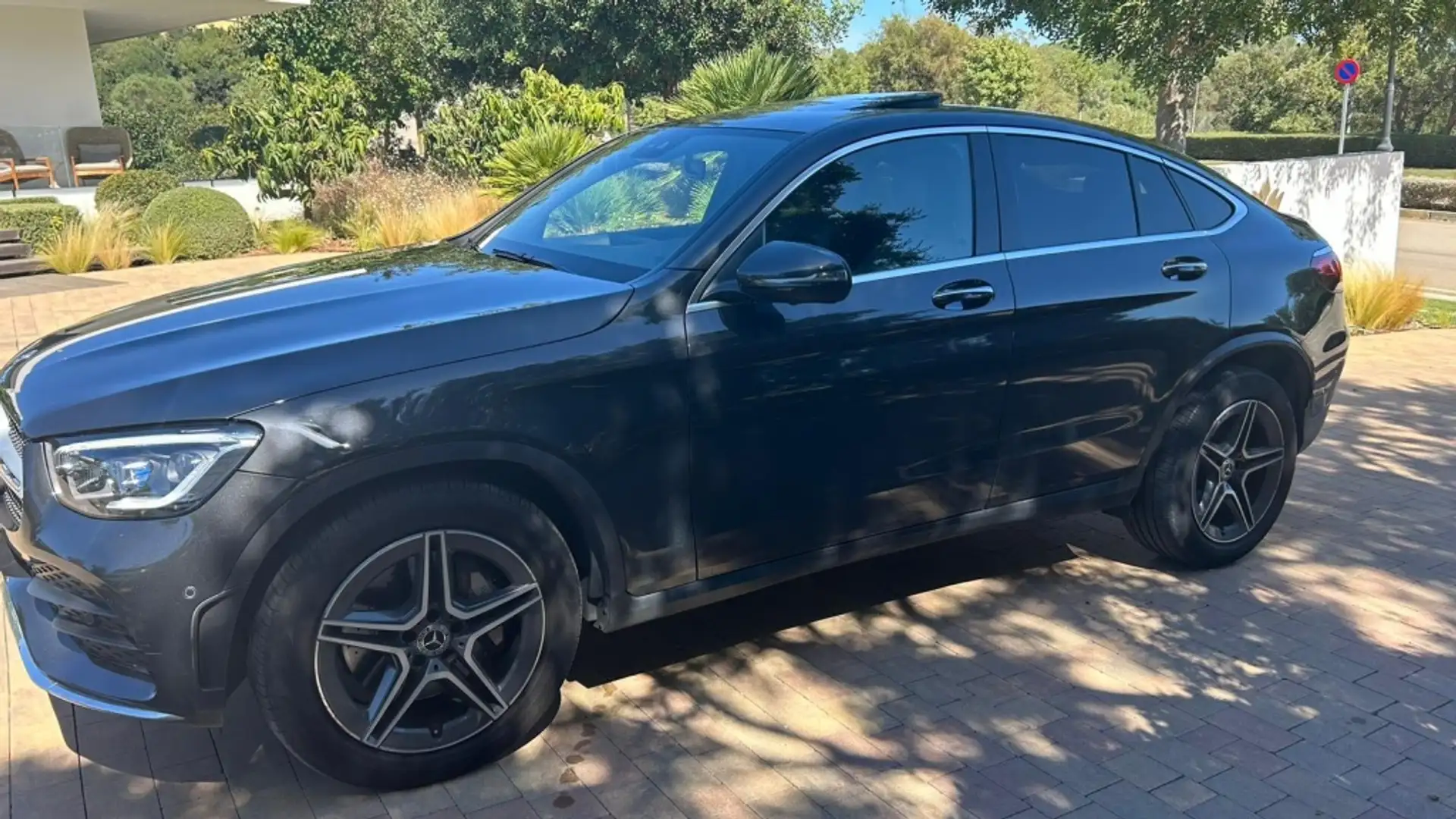 Mercedes-Benz GLC 220 220d 4Matic 9G-Tronic Schwarz - 2
