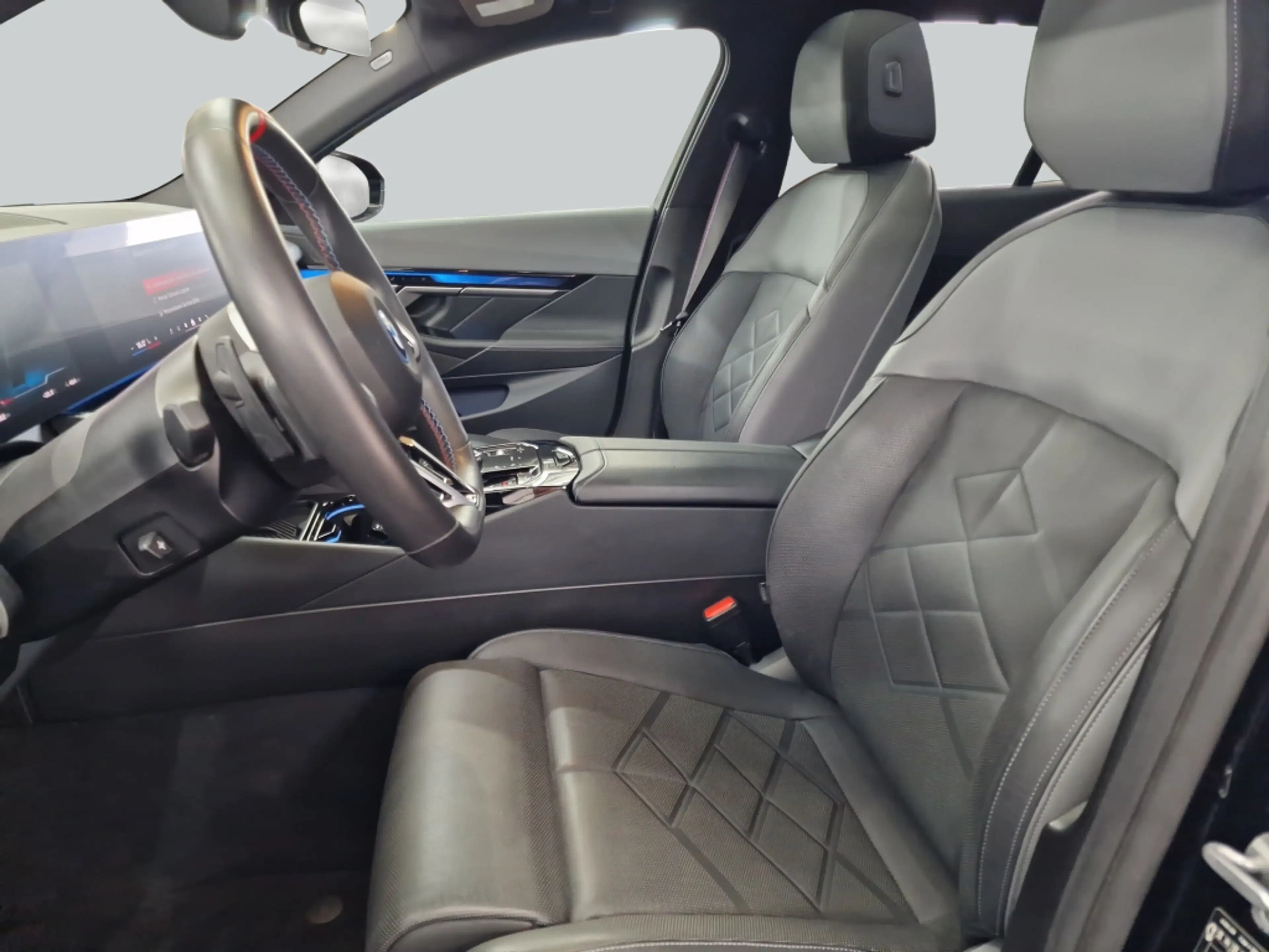 BMW i5 M60 Touring M-PaketPro AHK Pano H&K LED — photo 12