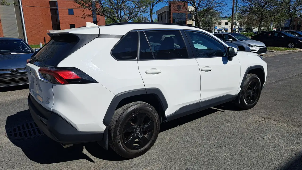 Toyota RAV 4 снимка Toyota RAV 4