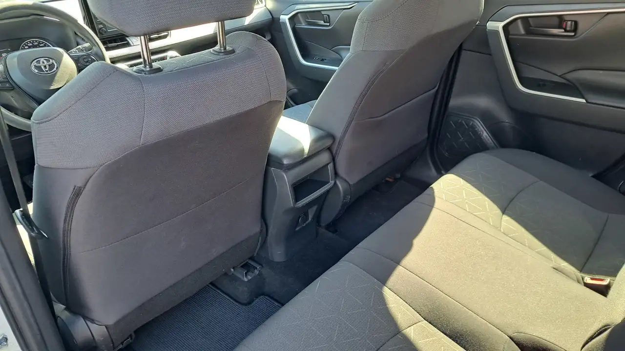 Toyota RAV 4 снимка Toyota RAV 4