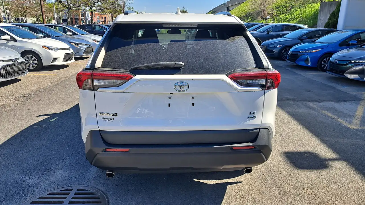 Toyota RAV 4 снимка Toyota RAV 4