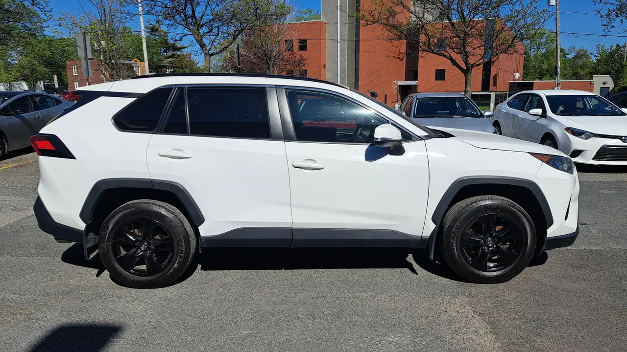 Toyota RAV 4 снимка Toyota RAV 4