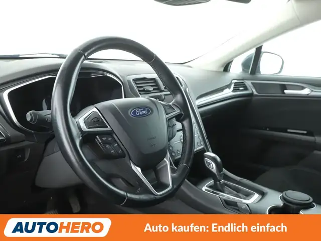 Ford Mondeo view 11