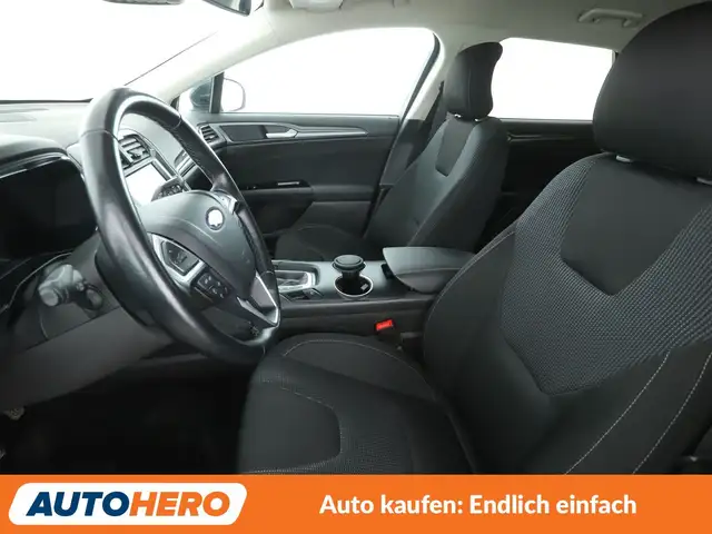 Ford Mondeo view 10