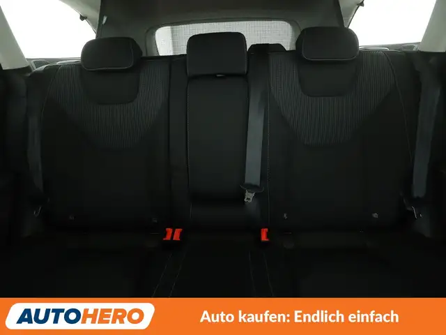 Ford Mondeo view 15