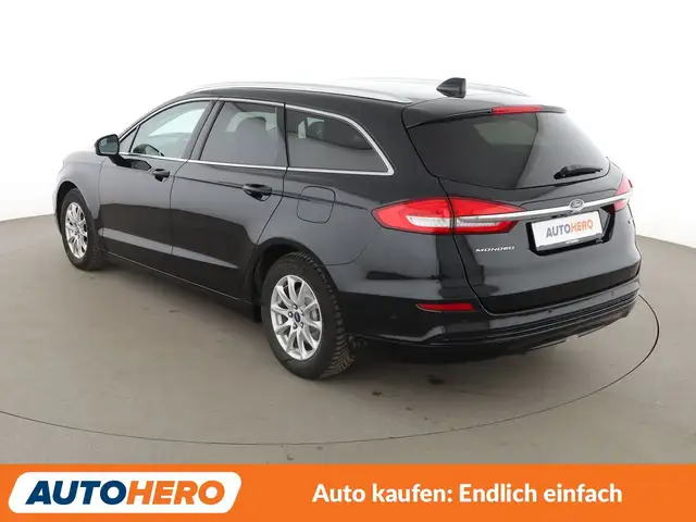 Ford Mondeo view 4