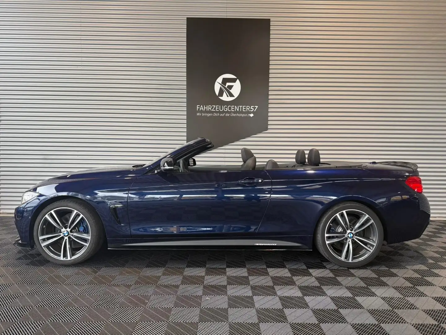 BMW 440 i Cabrio M-PAKET/H&K/HUD/CARPLAY/360° Bleu - 2
