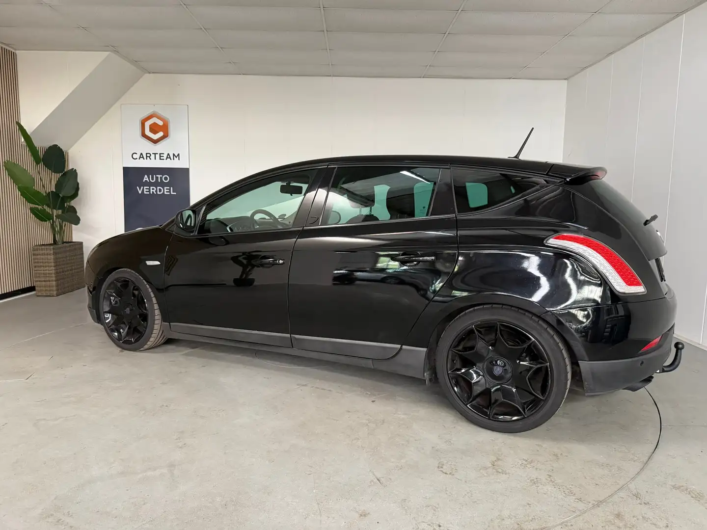 Lancia Delta 1.4 M.air Oro Airco, Navigatie/carplay, LMV, Trekh Schwarz - 2