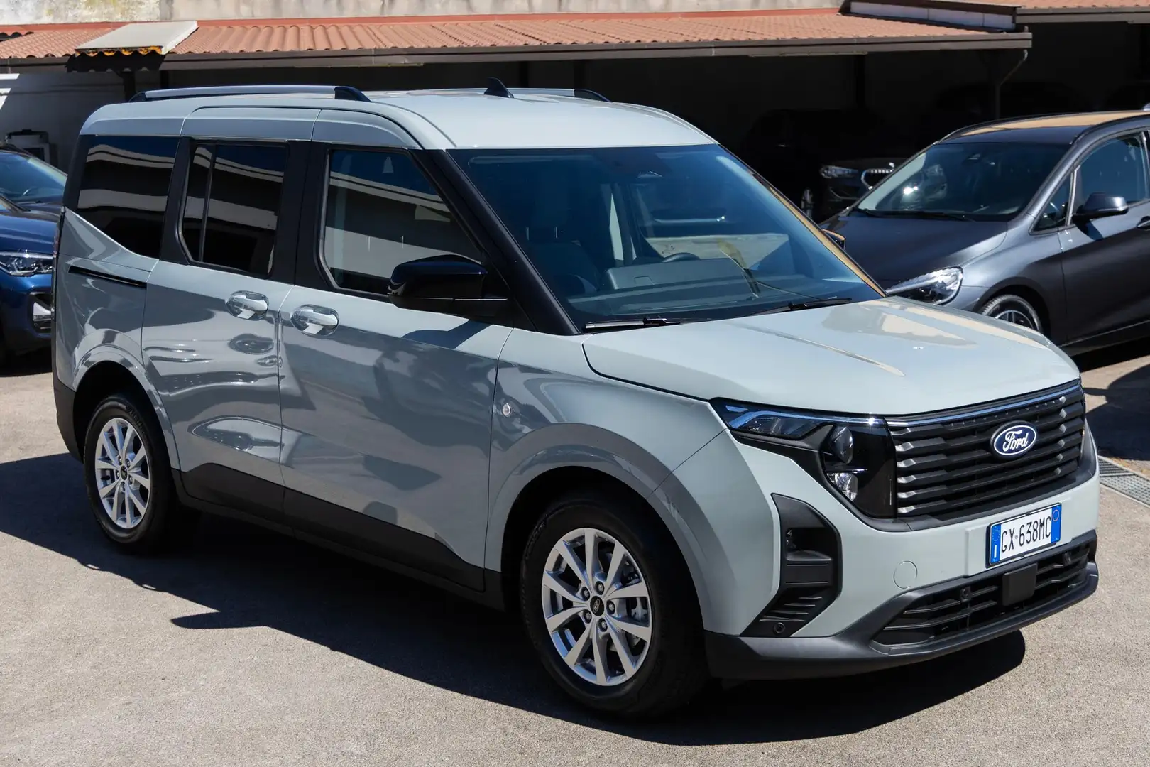 Ford Tourneo Courier 1.0 ecoboosrt 125cv titanium Gri - 2