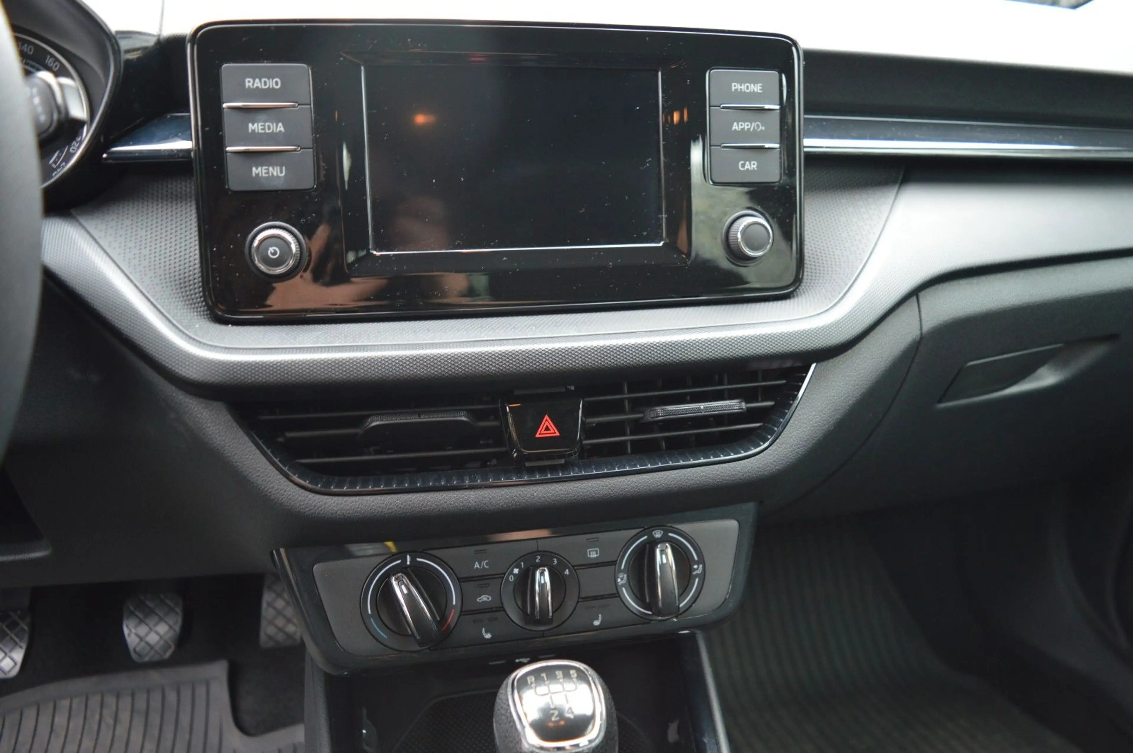 Skoda Fabia Active/SHZ/Klima/SmartLink — photo 9