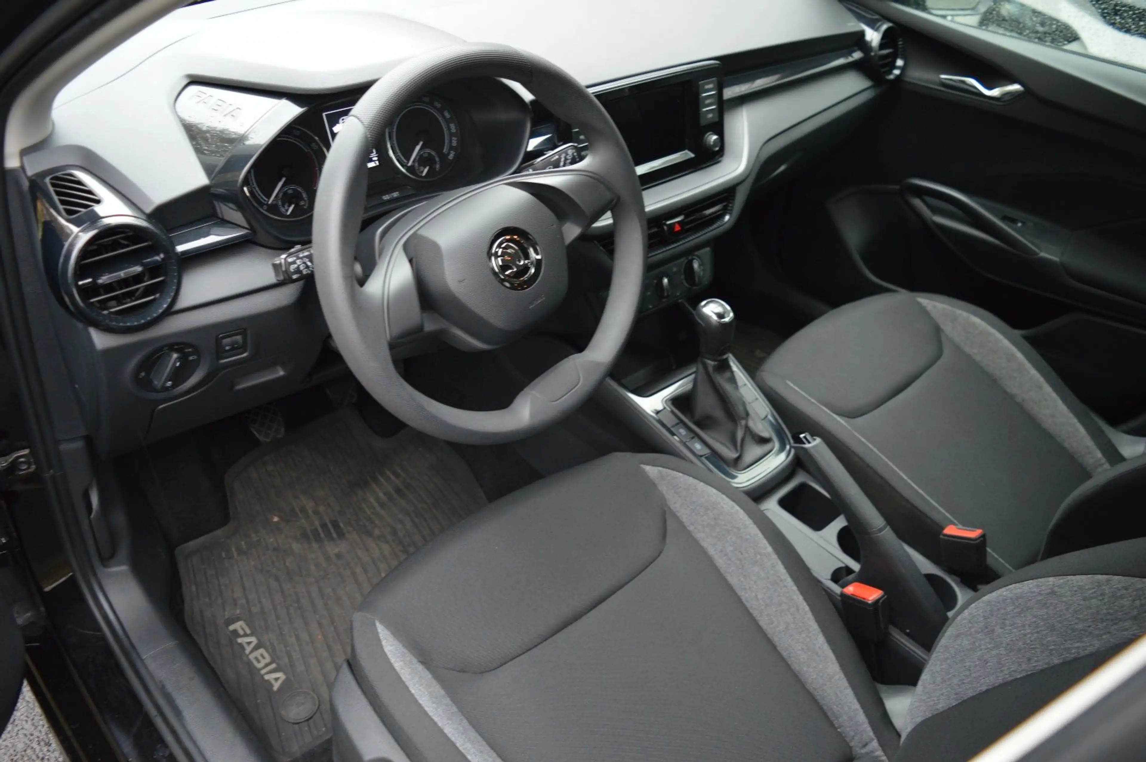Skoda Fabia Active/SHZ/Klima/SmartLink — photo 5