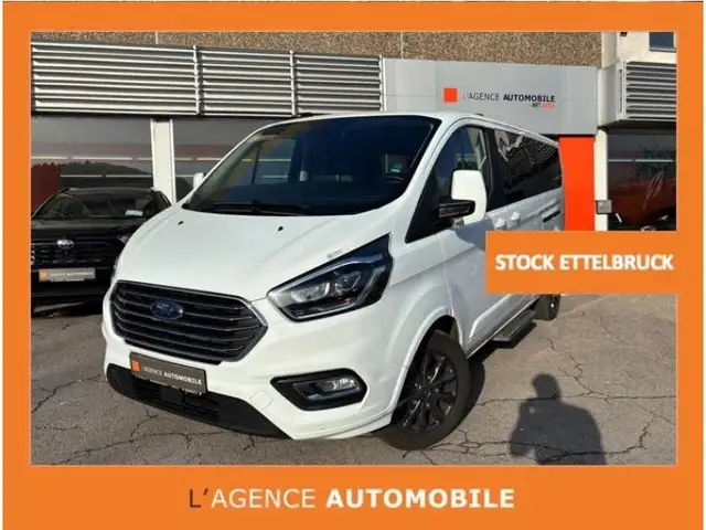 Ford Tourneo Custom 170PS - DIESEL - 8 PLACES