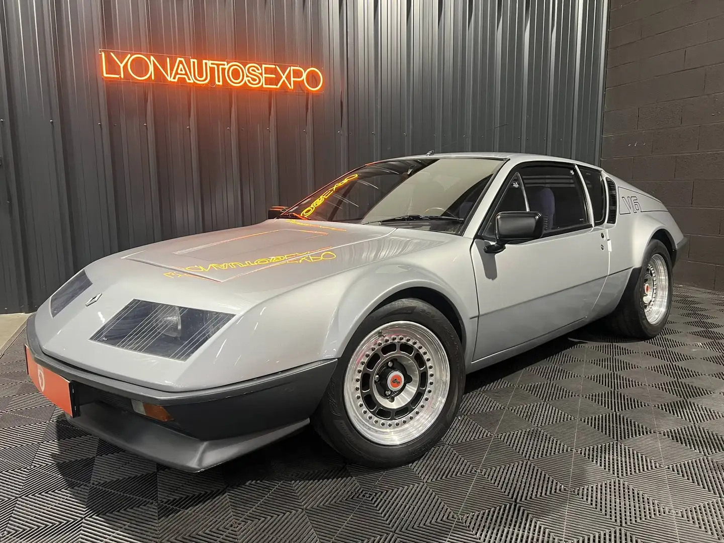 Alpine Sonstige V6 Grau - 1
