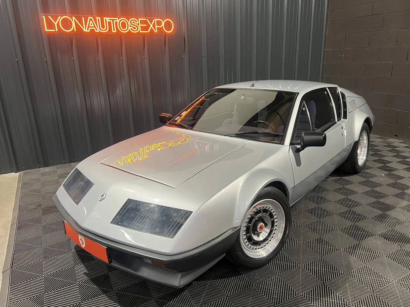 Alpine Sonstige V6 Grau - 2