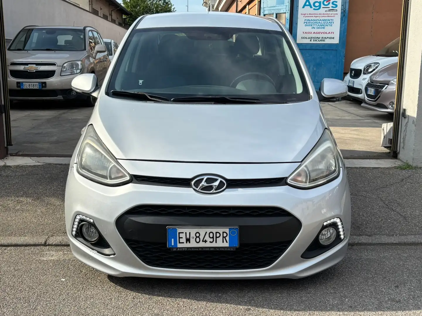 Hyundai i10 BENZ*EURO5B*NEOPATENTATI Plateado - 2