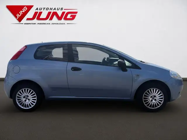Fiat Grande Punto view 3