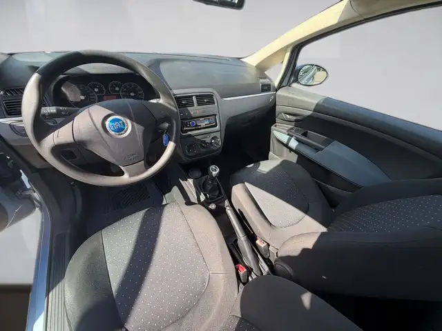 Fiat Grande Punto view 12